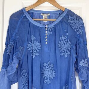 John Mark Blue Embroidered Floral Tiered Sleeve Blouse Women's Sz. Medium